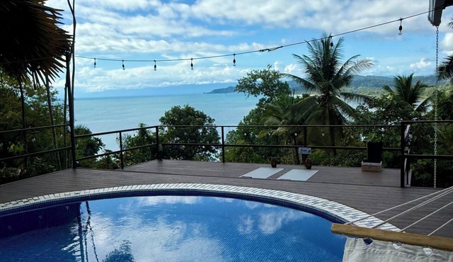 Full accommodation with swimming pool and ocean view