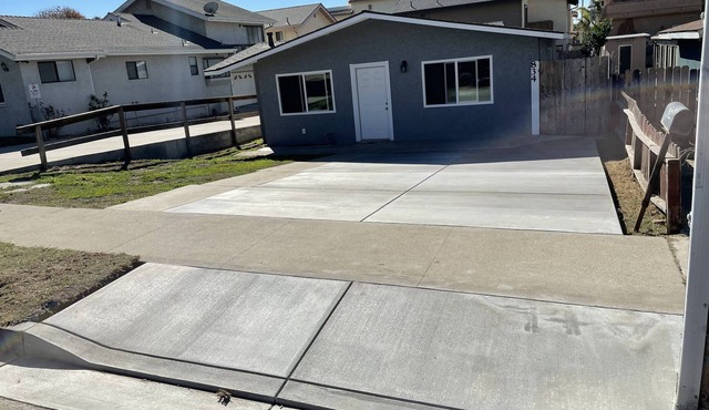 Full Private House 1/2 mile to the Beach