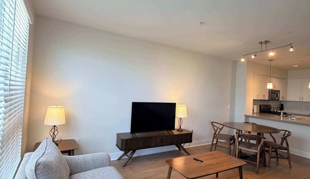Fully Furnished 1BR San Diego w/Wi-Fi Parking
