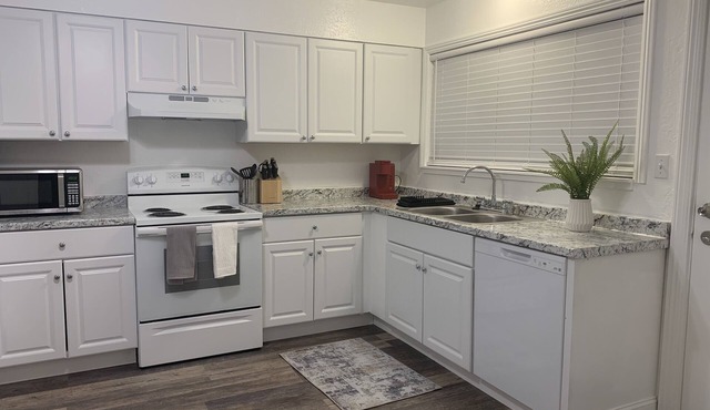Furnished Midtown Reno Townhome Apt.