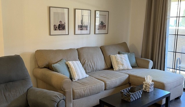 Gated Community, Poolside, Newly Remodeled 2bed Condo in Phoenix