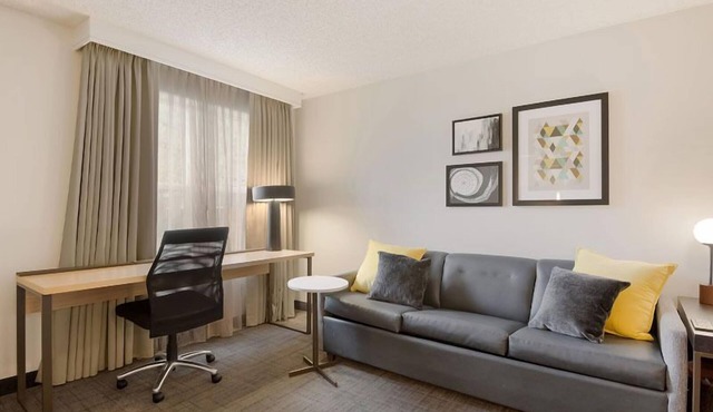Getaway Vacation! Pets Allowed, FREE Bfast, Minutes to Nevada Historical Society