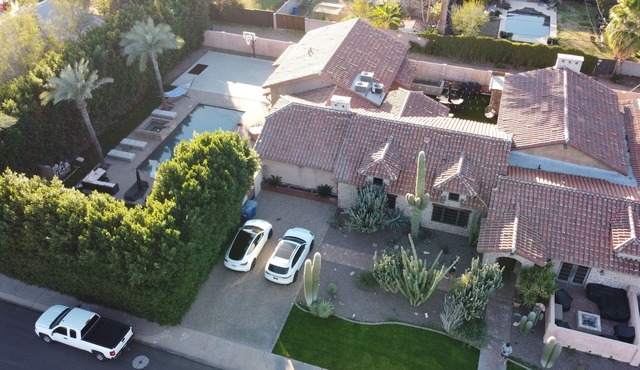 GIANT Compound located 15min from Scottsdale