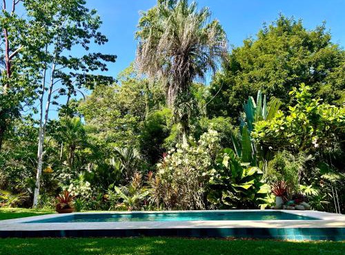 Ginger and Cacao, Luxury Villas and Cottage with Pool and Ocean Views