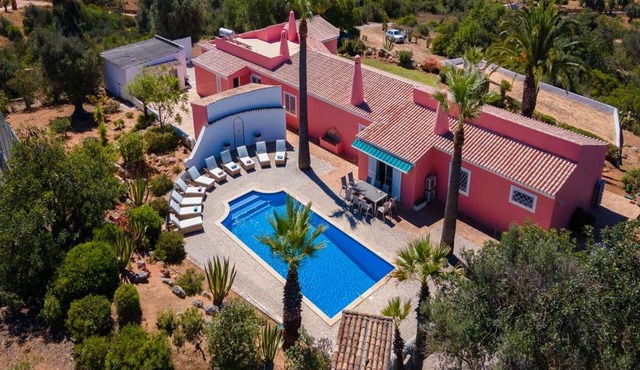 Glorious Carvoeiro Villa | 4 Bedrooms | Quinta Pedro 8 | Tennis Court | Pool.
