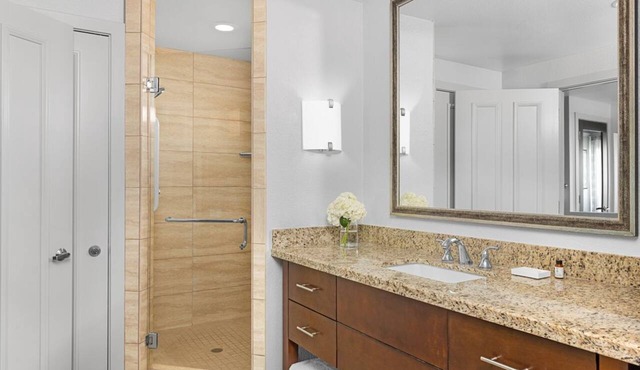 Going to Coachella? stay here in suite, 2 bedroom that sleep 8 shuttle bus route