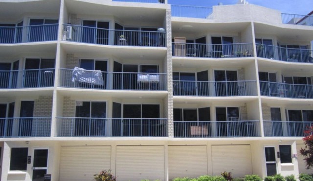 Golden Beach Family Unit w/Pool