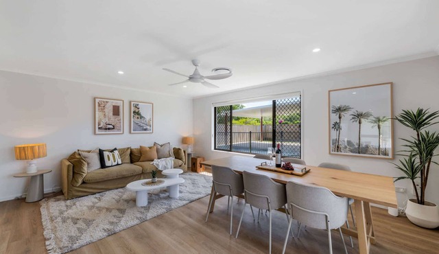 Golden Beach retreat - 5BR family home with guest suite