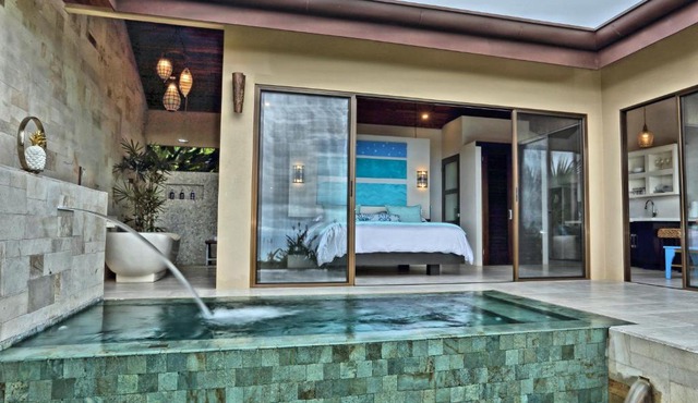 Golden Pineapple Villas-Adults Only