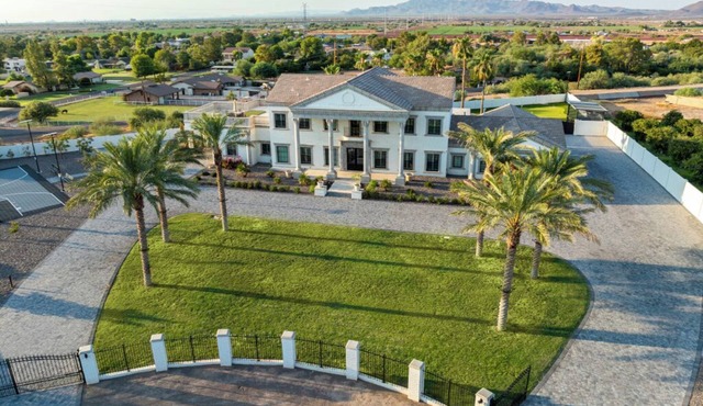 Golfer's Dream 7,000 Sq. Ft WHITE HOUSE