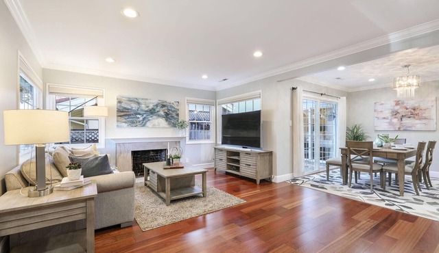 Gorgeous entire house in a Safe & Quiet Neighborhood (SFO/SF/Bart)