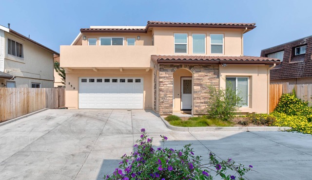 Gorgeous Home with Amazing Rooftop Deck in Grover Beach