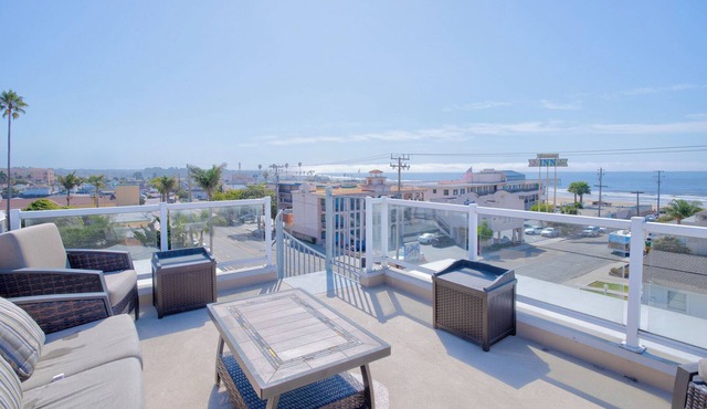 Gorgeous Ocean Views with Private Rooftop Deck!