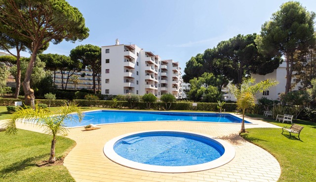 Great, Bright 2-bedroom Flat in the Center of Vilamoura -Topázio By Centralgarve