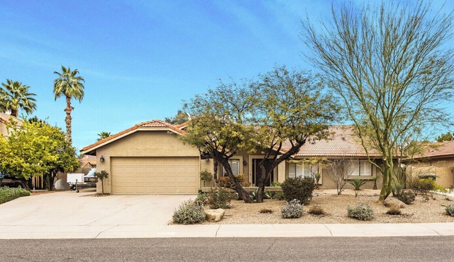 Great Location, Quiet, Beautiful and Comfortable Scottsdale Retreat