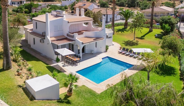 Greice Homes - Villa Carob Tree