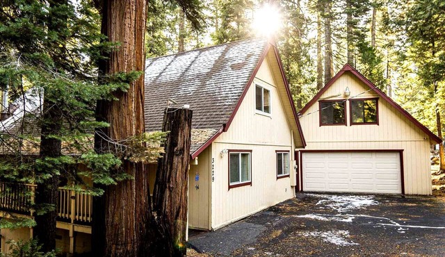 Group Cozy Cottage with Game Room in California