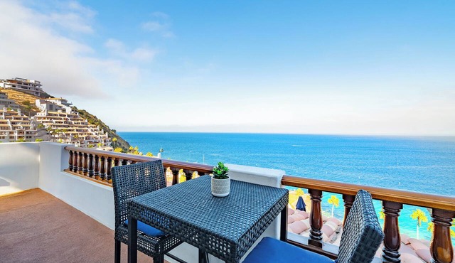 H245 10/10 stars! Immaculate & Only 21 Steps+ New Golf Cart. Insane ocean views.