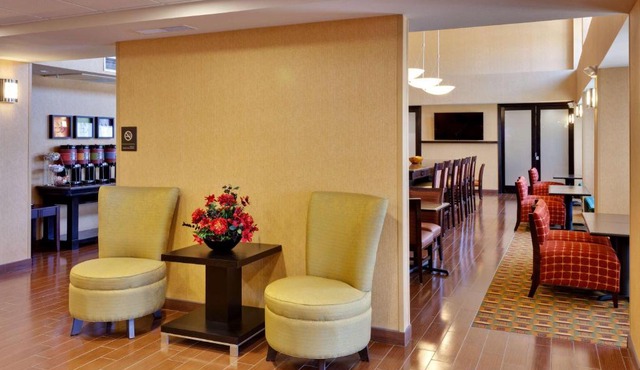 Hampton Inn & Suites Fresno - Northwest