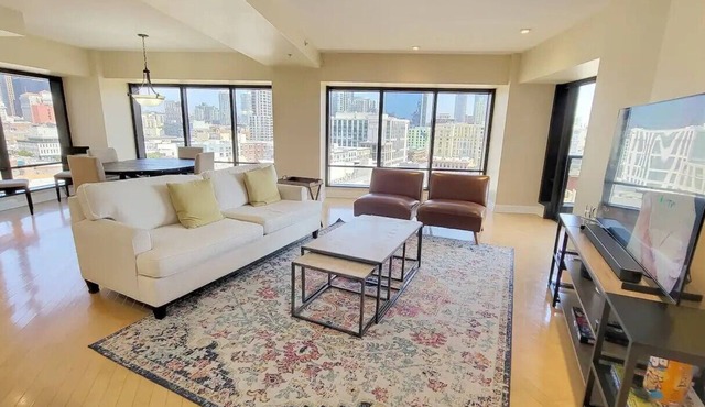 Harbor Club Luxury Condo in the Gaslamp District of downtown San Diego