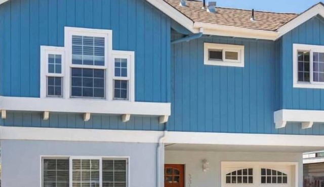 Harbor Home - Walking Distance to Twin Lakes Beach!
