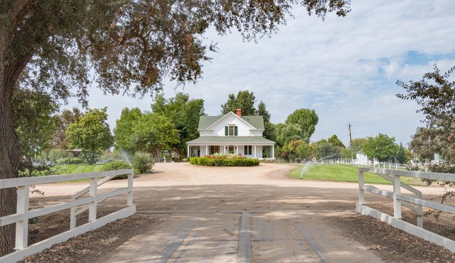 Historic Chandler Ranch Guest Estate