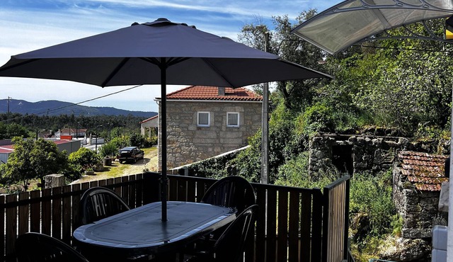 Holiday Home 'Casa Da Serra' with Mountain View, Wi-Fi and Air Conditioning