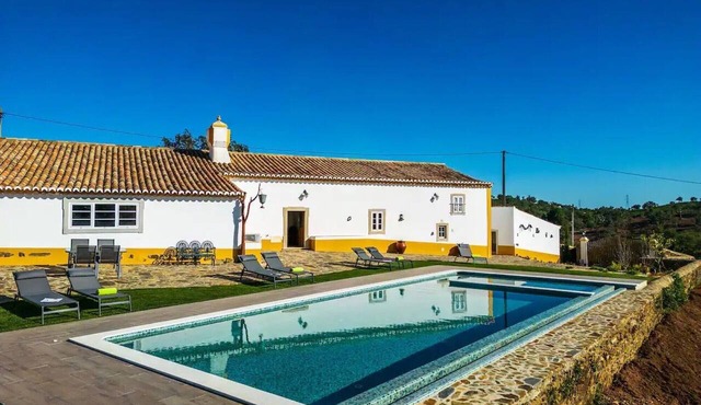 Holiday Home 'Casa Do Avô - Vale Luís Neto' with Mountain View, Wi-Fi and Air Conditioning