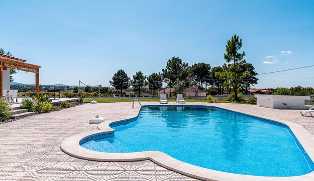 Holiday Home 'Palmela Sunset Villa' with Mountain View, Private Pool and Wi-Fi