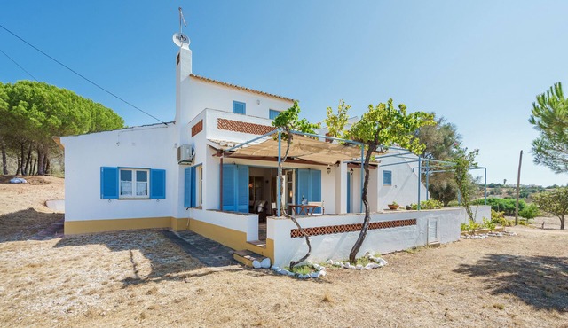 Holiday Home 'Carrasqueira Country House' with Mountain View, Wi-Fi and Air Conditioning