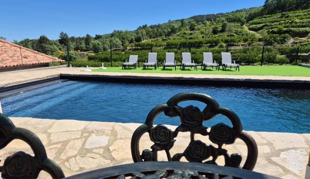 Holiday Home 'Quinta Do Limite - Casa Do Camponês' with Mountain View, Wi-Fi and Air Conditioning