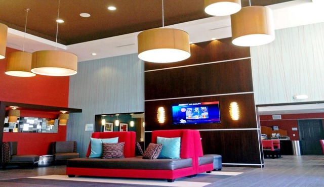 Holiday Inn Express Bakersfield by IHG