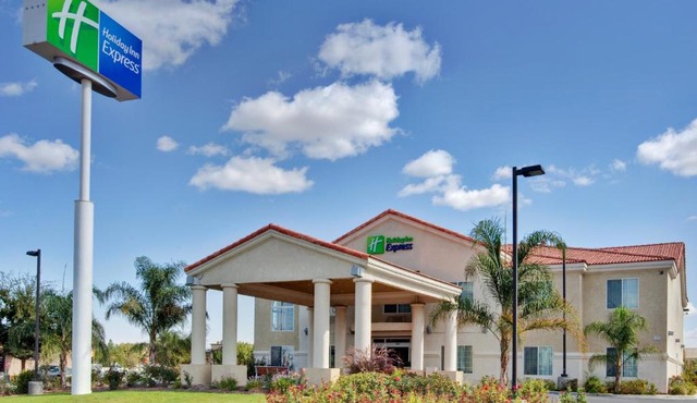 Holiday Inn Express Delano Highway 99 by IHG