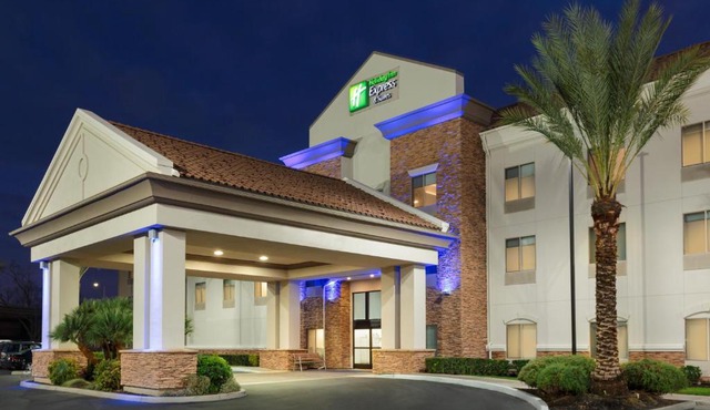 Holiday Inn Express & Suites Merced - Yosemite Natl Pk Area by IHG
