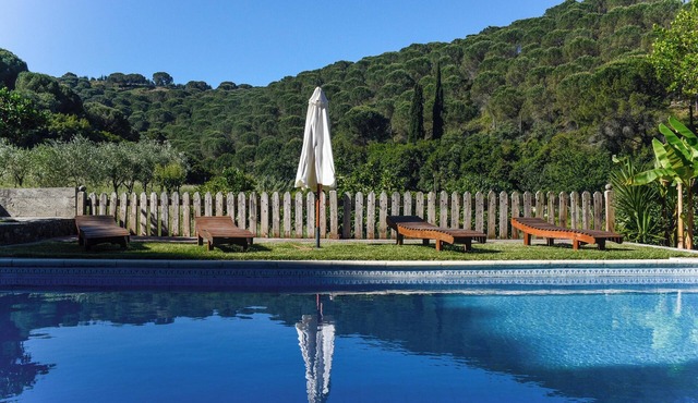 Homerez - Charming House in Porto de Mós with Shared Pool