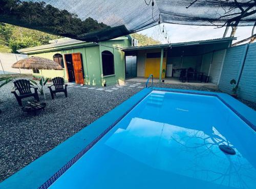 House with a private swimming pool
