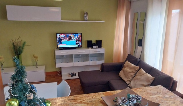 Huge 3 Bedrooms Balcony Flat for 8 pax