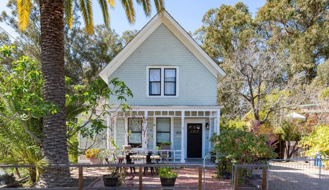 Iconic Modern Farmhouse+walkable+views+BBQ