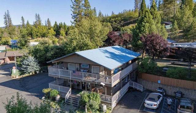 Incredible group accommodations in converted barn in quaint Weaverville with AC