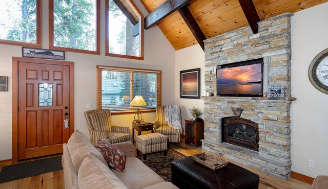 Inviting and Modern Home in Sunnyside Walk to Lake, Access to Tahoe Park HOA. By Tahoe Time VR