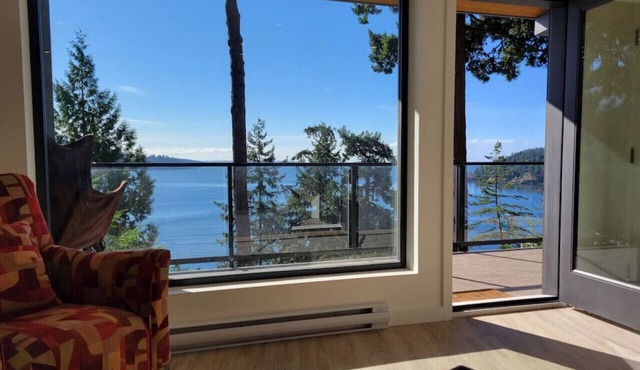 J&J`s · Exquisite and brand new 1-bedroom ocean view suite