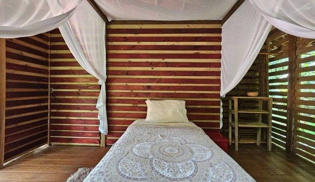 Jungle life casita & private waterfall in Uvita!