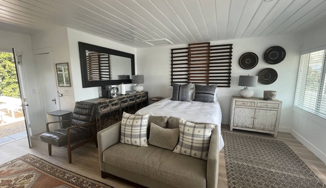 Just steps to shopping and dining in Summerland, CA, sleeps 2, ocean view
