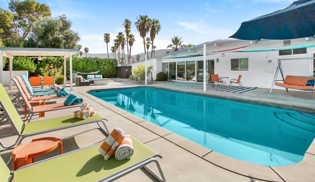 K0614-The Happy House: Fun Mid-Century Home with Pool and Spa in Central Palm Sp