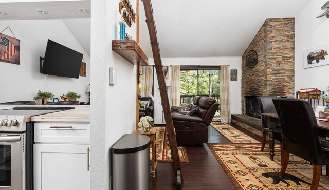 Kamp Kokanee | Updated Condo Near Spa + Sauna