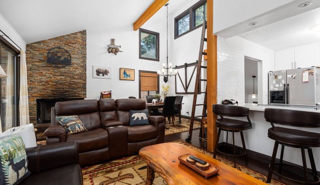 Kamp Kokanee-Updated Condo Near Spa, Sauna