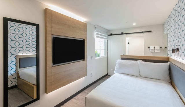Kasa The Niche | Cozy Micro-pod with Full Bed
