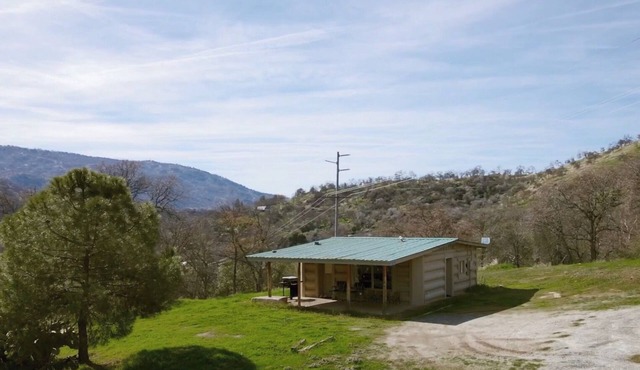 Kaweah Riverside Retreat