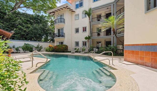 King Bed, Balcony, 10-min walk to Beach & Pool