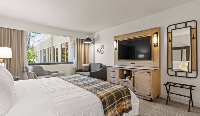 Knott's Hotel